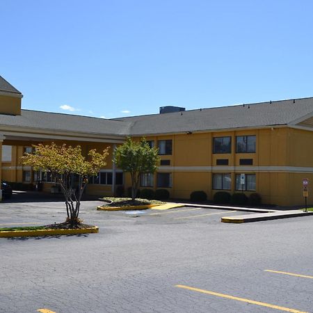 Econo Lodge&Suites Greensboro Eksteriør billede