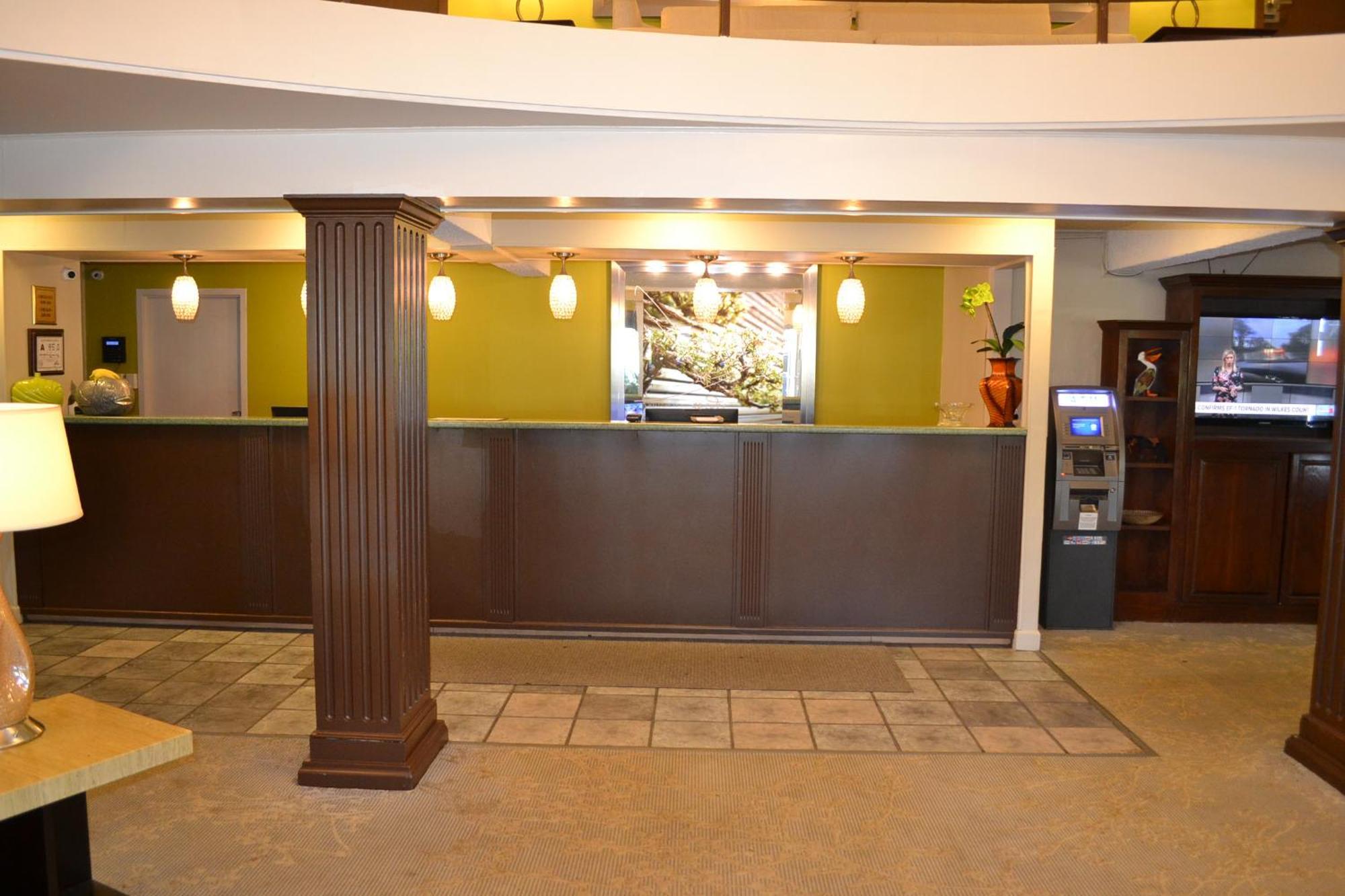 Econo Lodge&Suites Greensboro Eksteriør billede