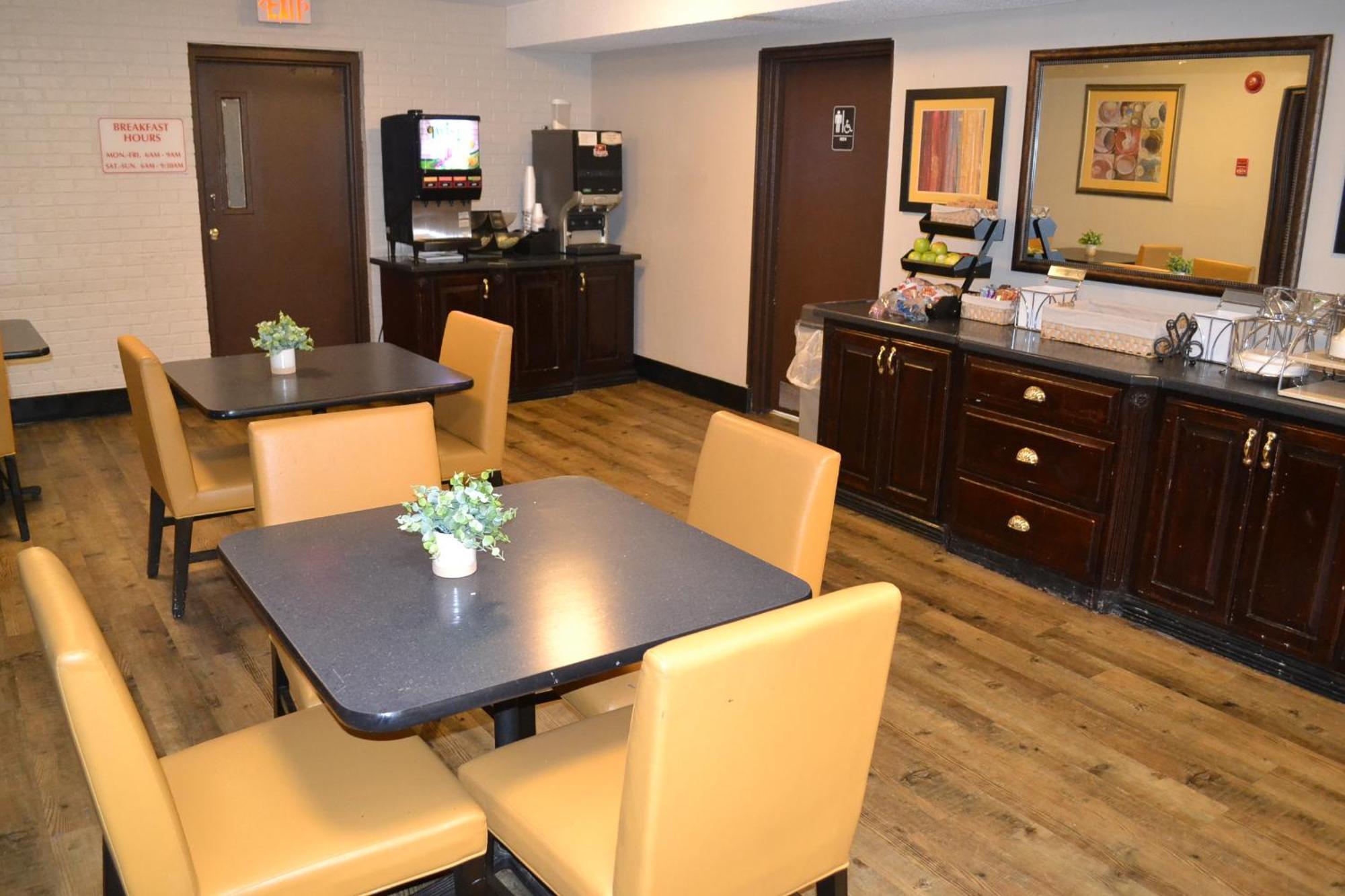 Econo Lodge&Suites Greensboro Eksteriør billede