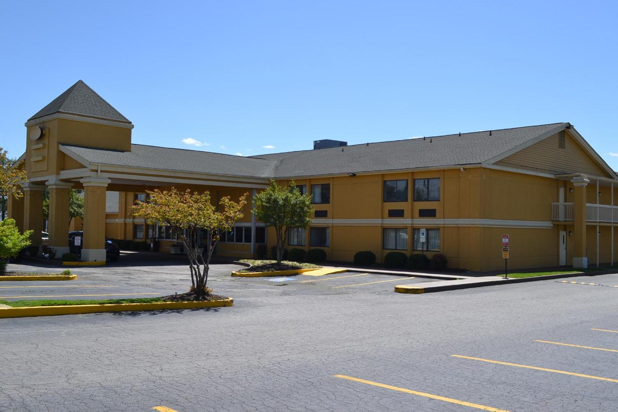 Econo Lodge&Suites Greensboro Eksteriør billede