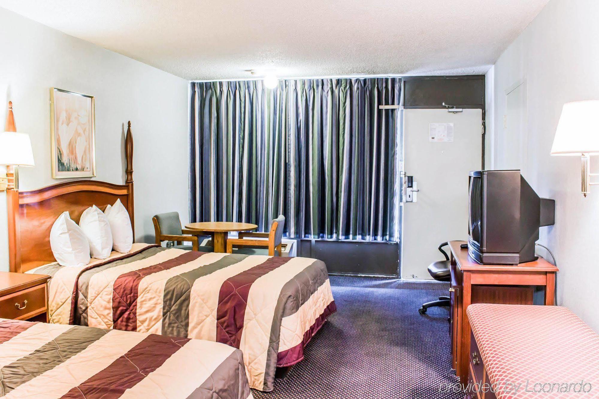 Econo Lodge&Suites Greensboro Eksteriør billede