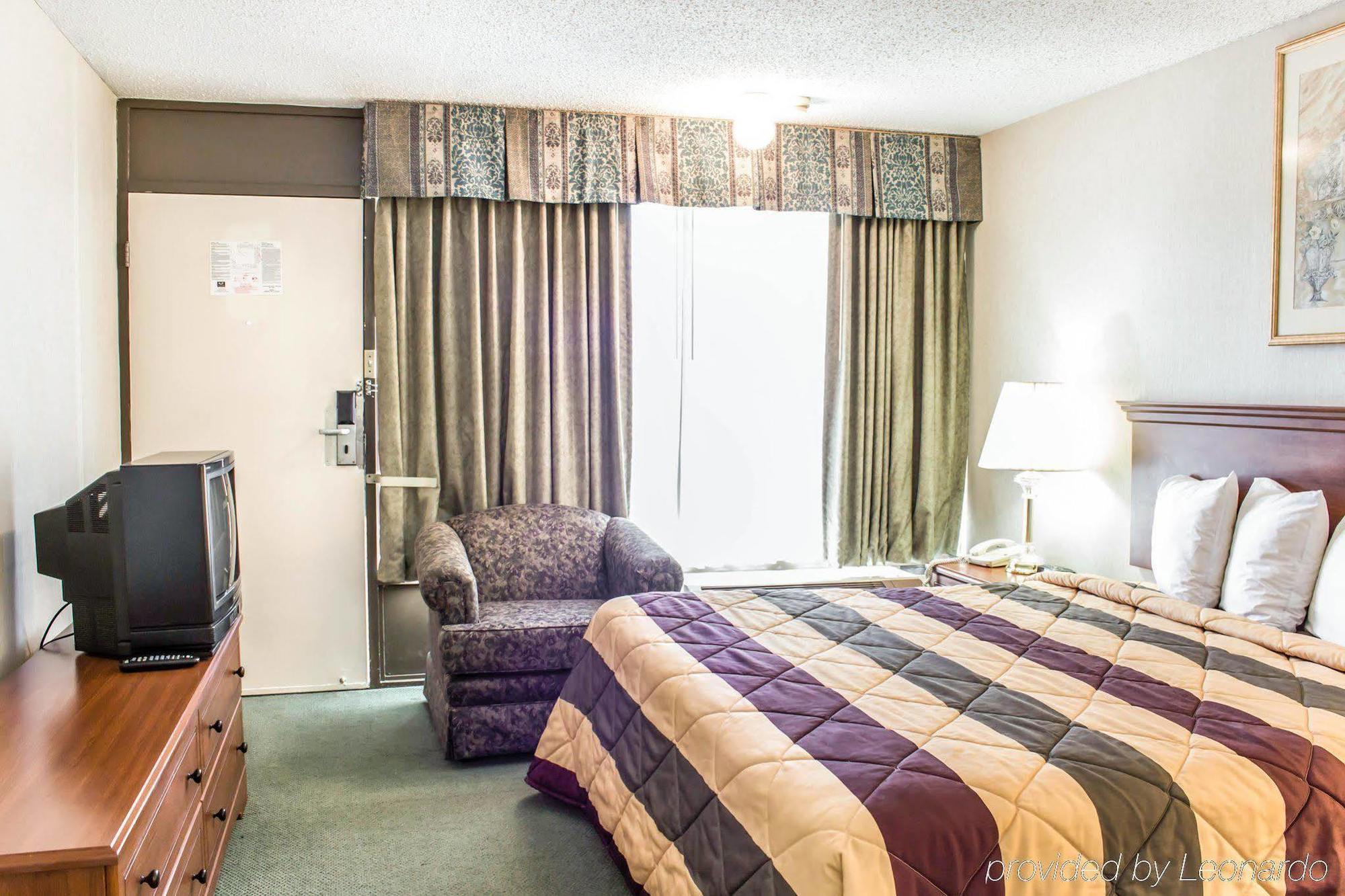 Econo Lodge&Suites Greensboro Eksteriør billede