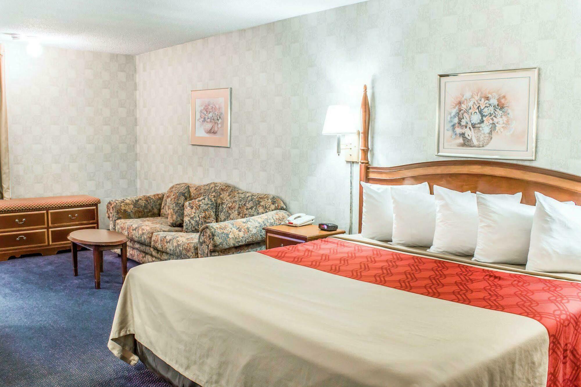 Econo Lodge&Suites Greensboro Eksteriør billede